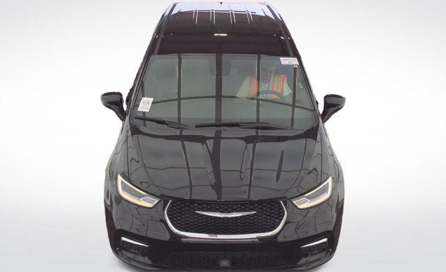 Used 2025 Chrysler Pacifica Select FWD image 8