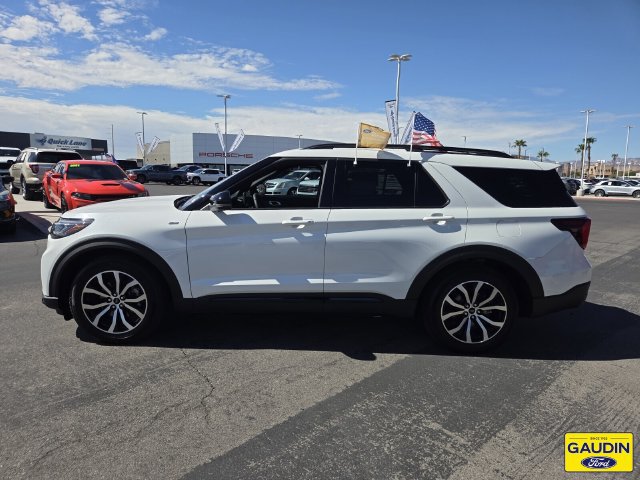 Certified 2025 Ford Explorer ST-Line w/ Premium Package RWD image 4