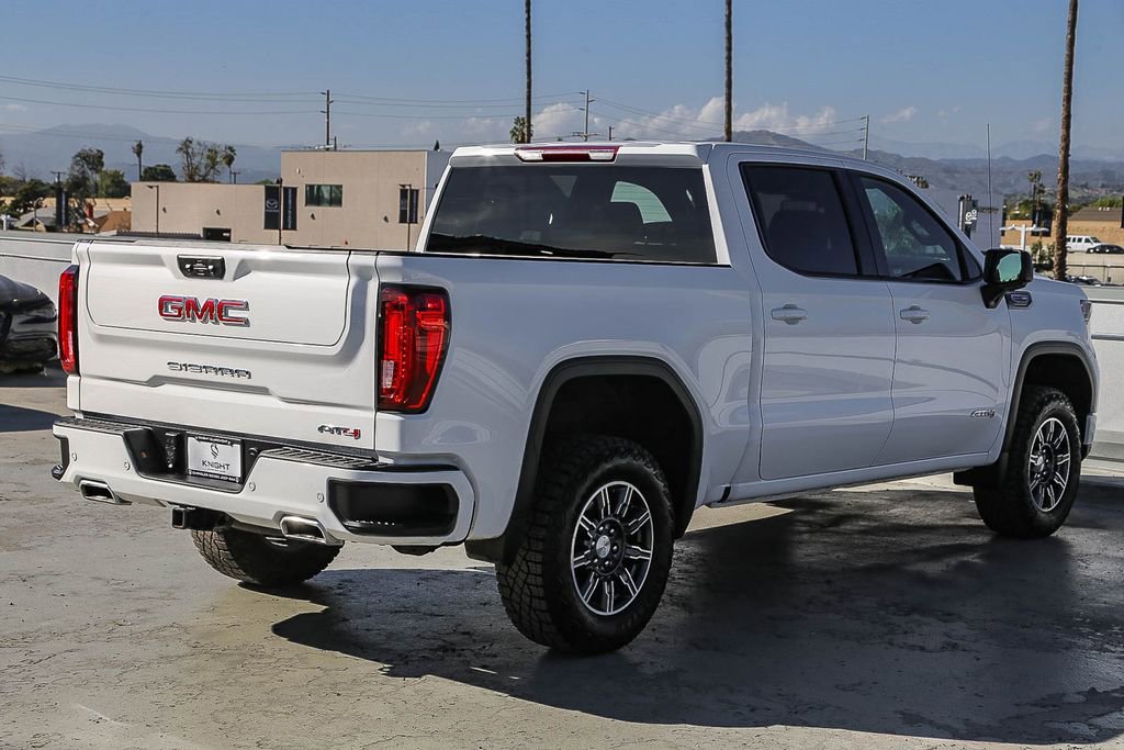 Used 2025 GMC Sierra 1500 AT4 image 9