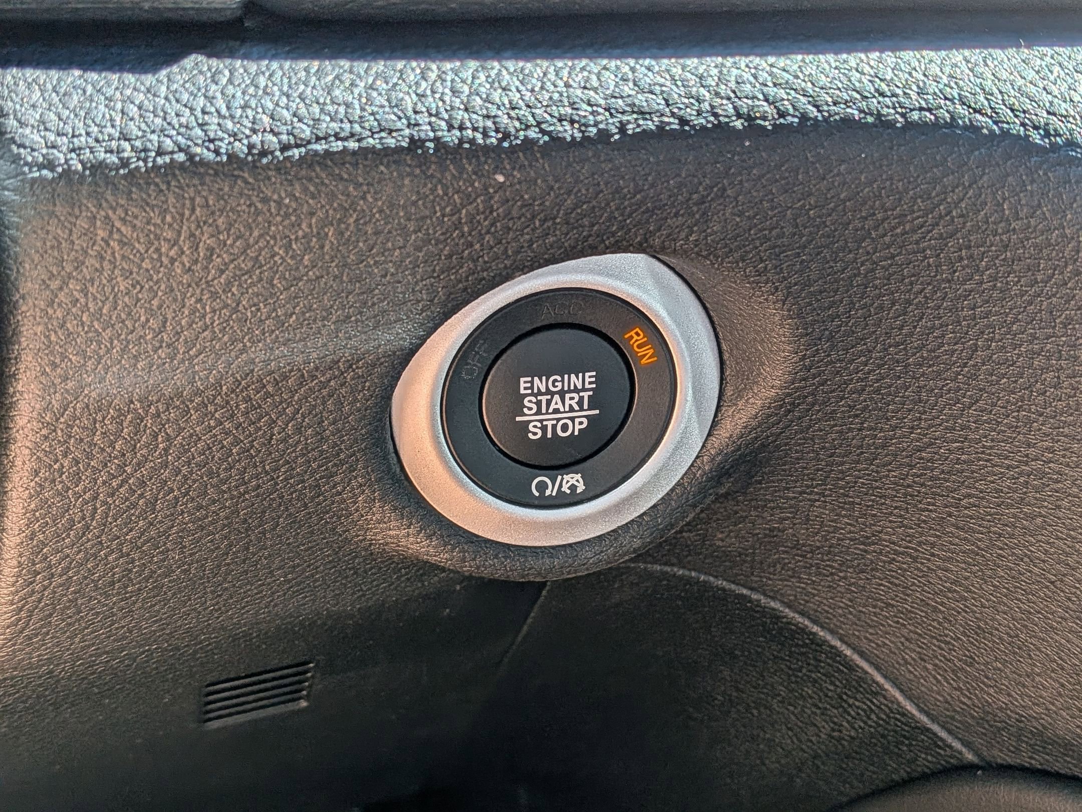 New 2026 Chrysler Pacifica Limited w/ Trailer Tow Group image 16