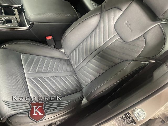 Used 2025 Kia Sorento SX Prestige image 12