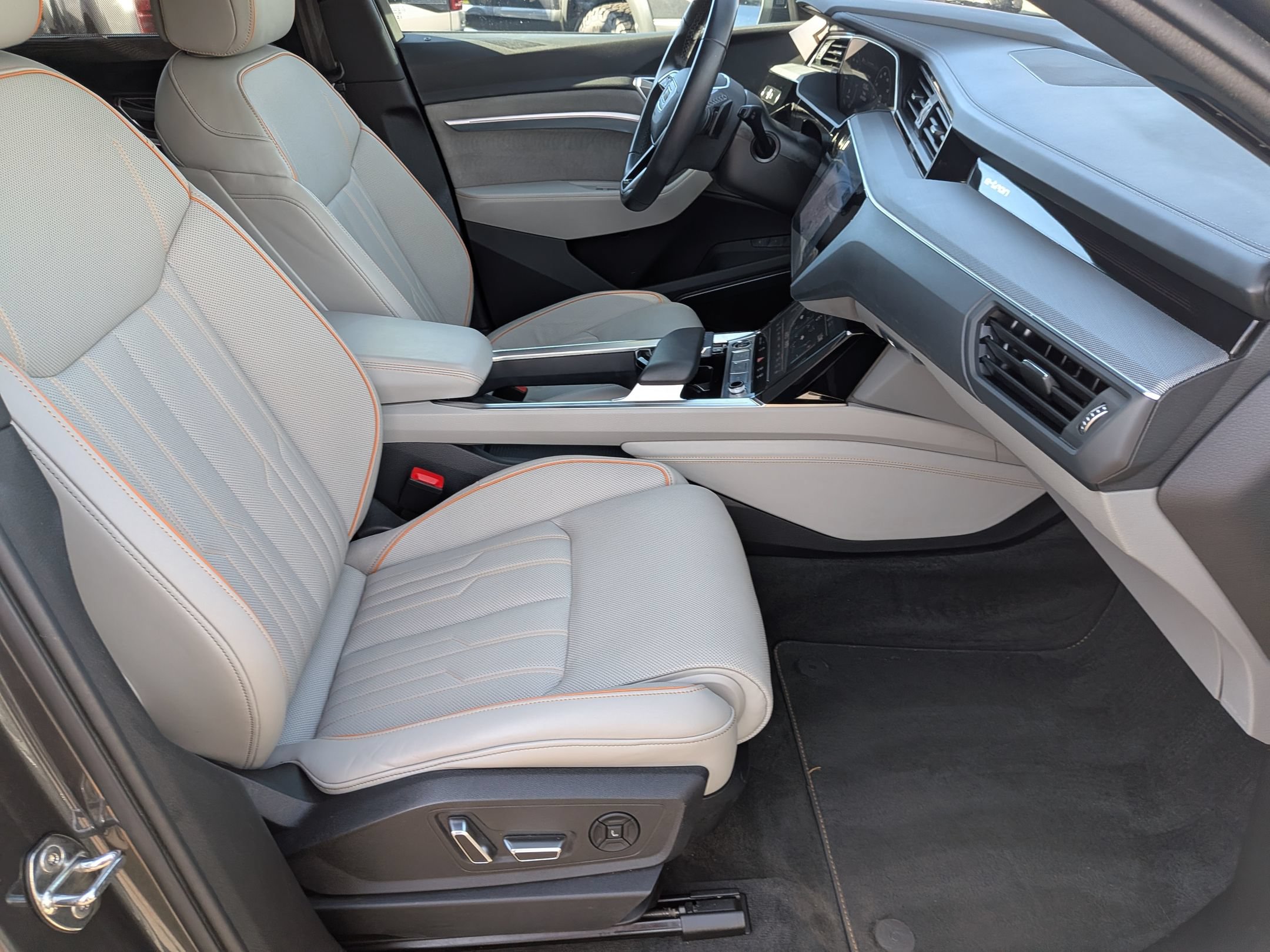 Used 2024 Audi Q8 e-tron Premium Plus w/ Prestige Package AWD/4WD image 30