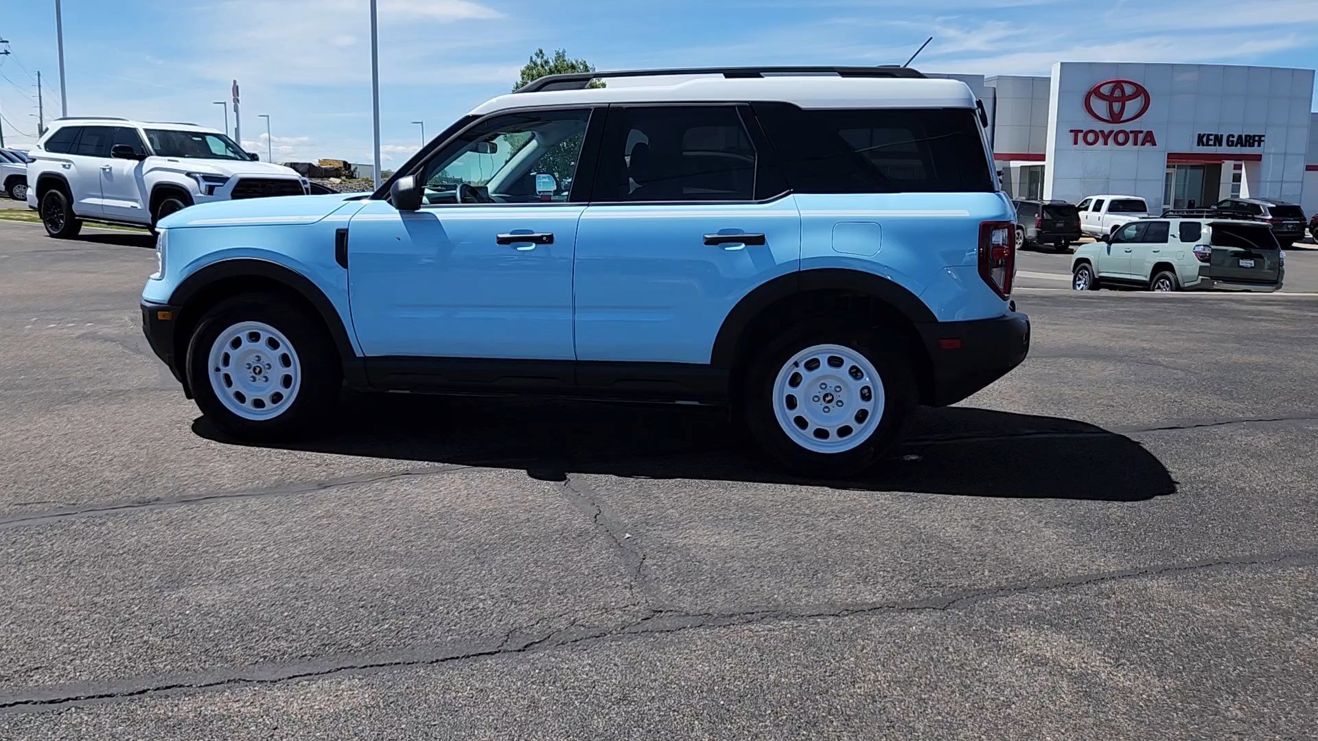 Used 2025 Ford Bronco Sport Heritage w/ Convenience Package AWD/4WD image 2
