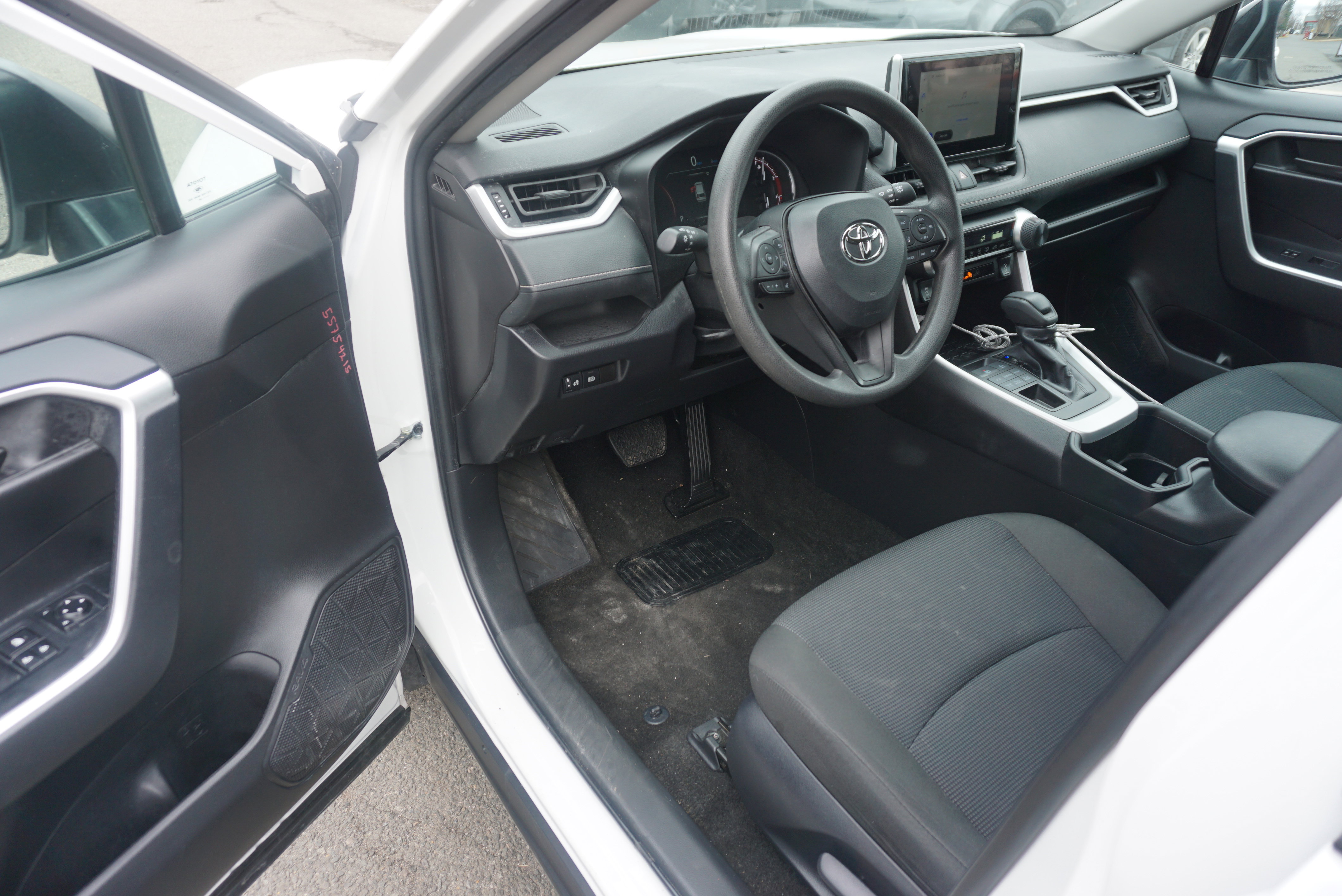 Used 2024 Toyota RAV4 LE image 7