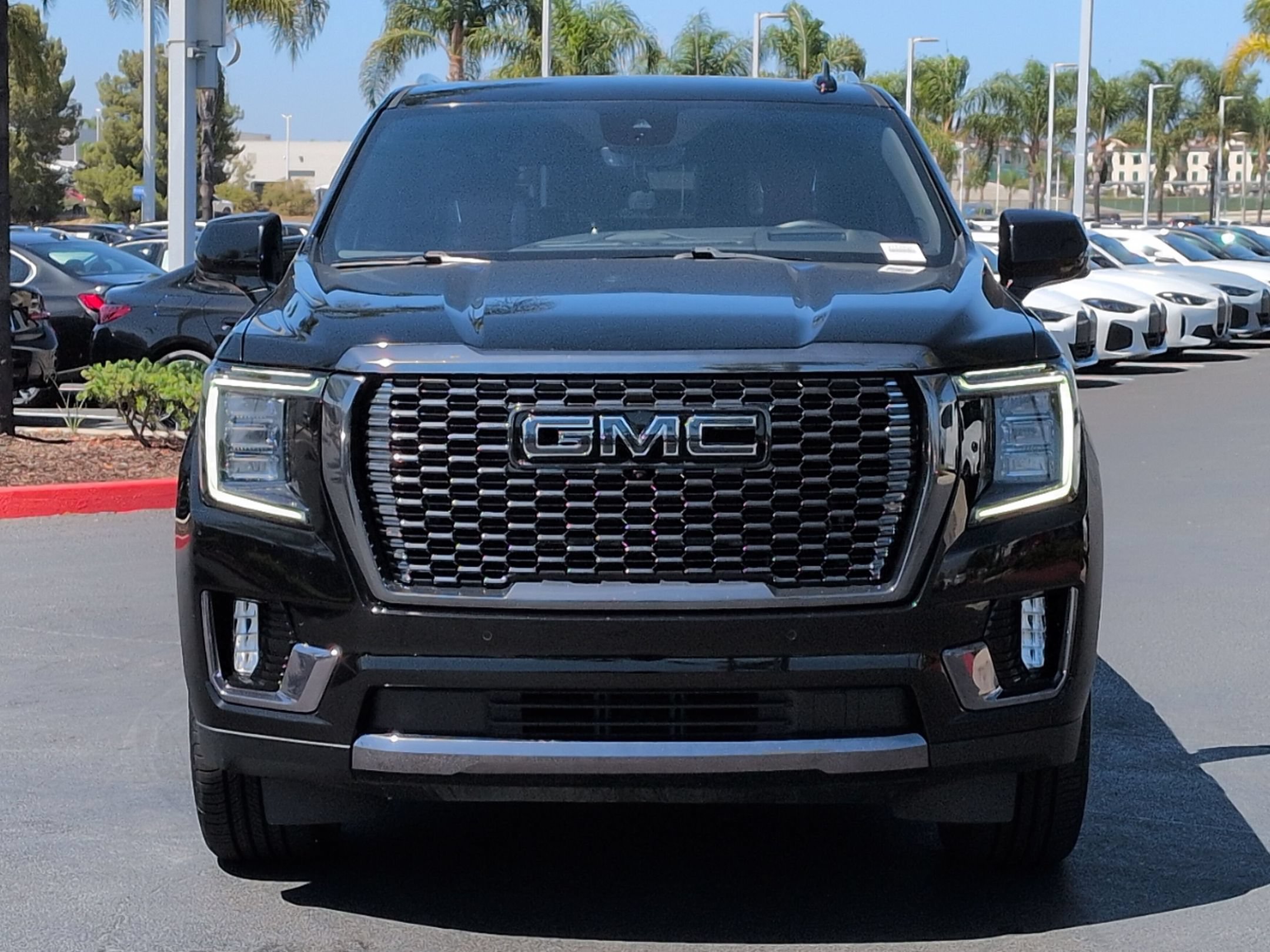 Used 2024 GMC Yukon Denali Ultimate AWD/4WD image 3