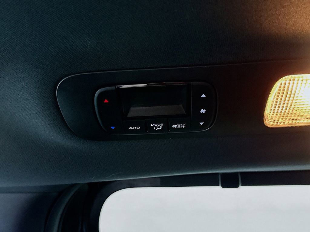 Used 2025 Honda Odyssey Sport-L image 32