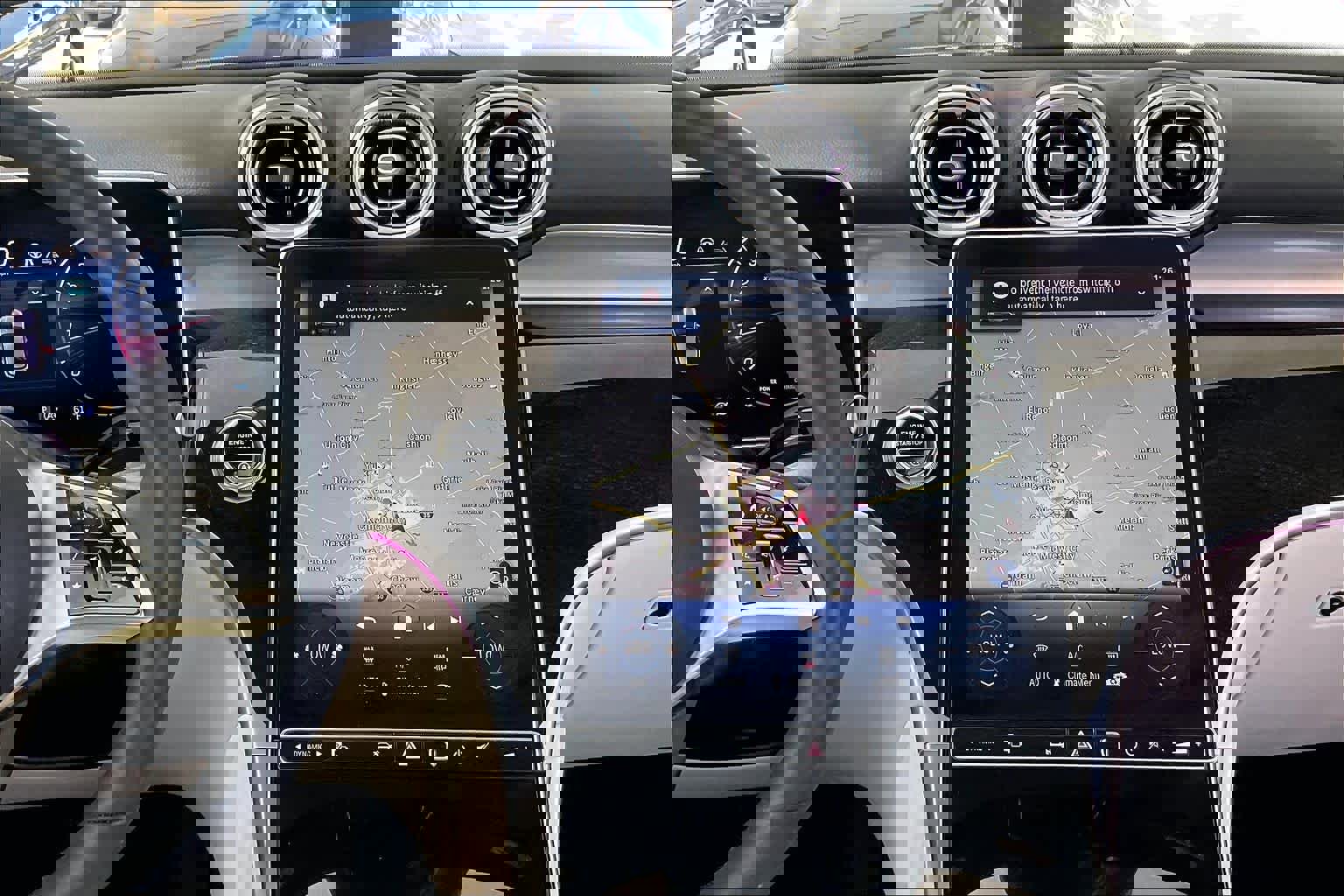 Used 2025 Mercedes-Benz GLC 300 4MATIC image 8