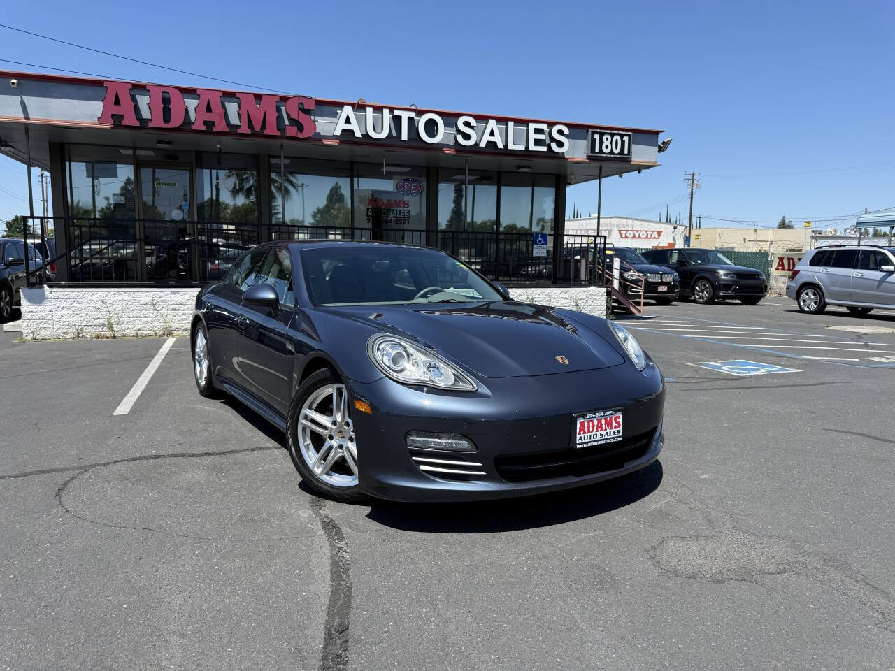 Used 2013 Porsche Panamera RWD image 1