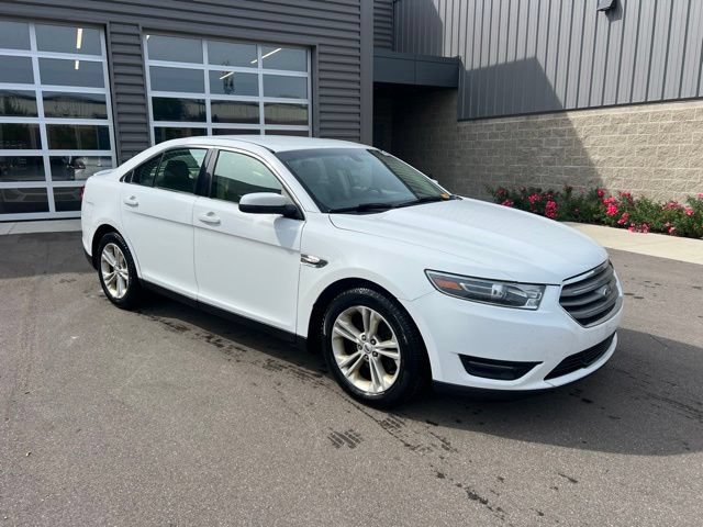 Used 2017 Ford Taurus SEL w/ Equipment Group 201A FWD image 3