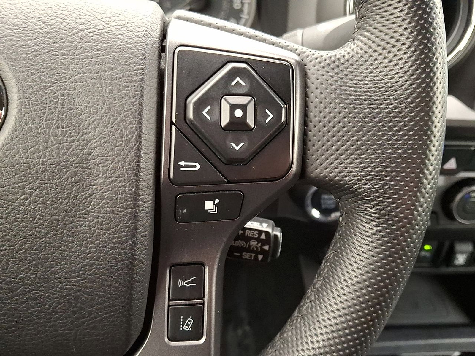 Certified 2021 Toyota Tacoma TRD Off-Road w/ Technology Package image 18