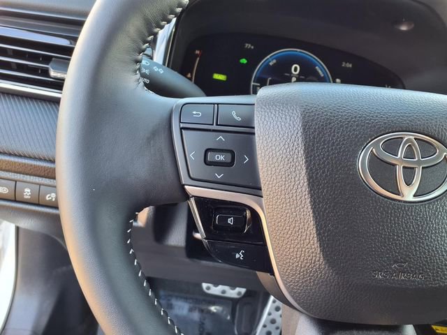 Used 2025 Toyota Camry SE FWD image 23