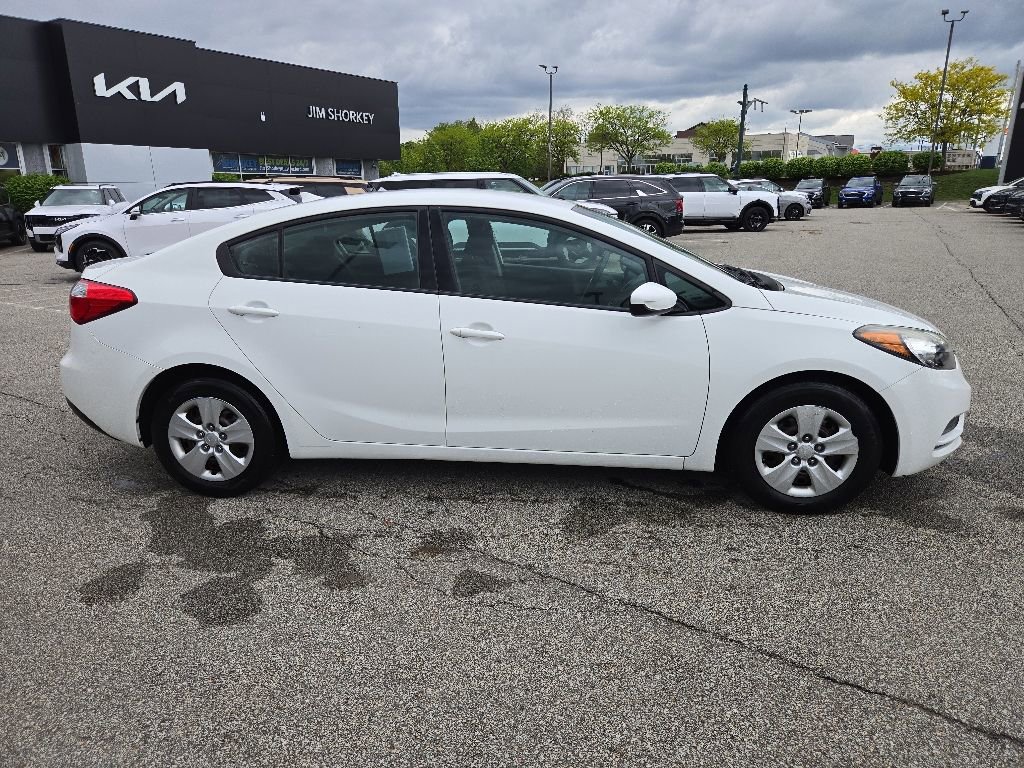 Used 2016 Kia Forte LX FWD image 2
