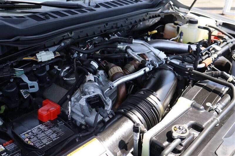 Used 2023 Ford F350 Platinum w/ FX4 Off-Road Package AWD/4WD image 10