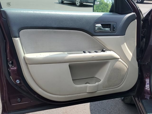 Used 2011 Ford Fusion SE FWD image 9