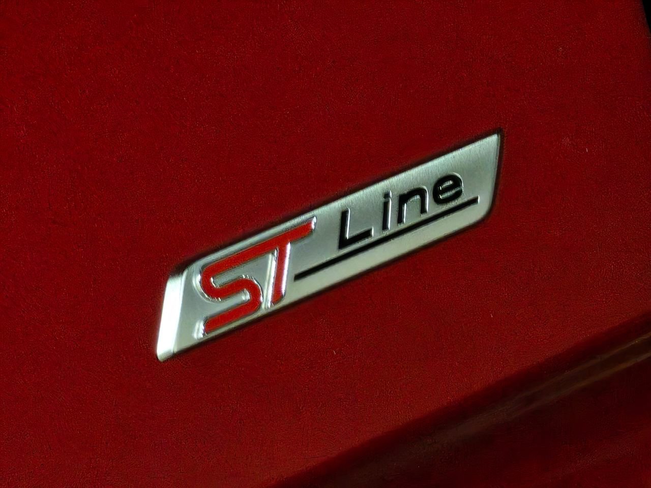 Used 2023 Ford Edge ST-Line image 3