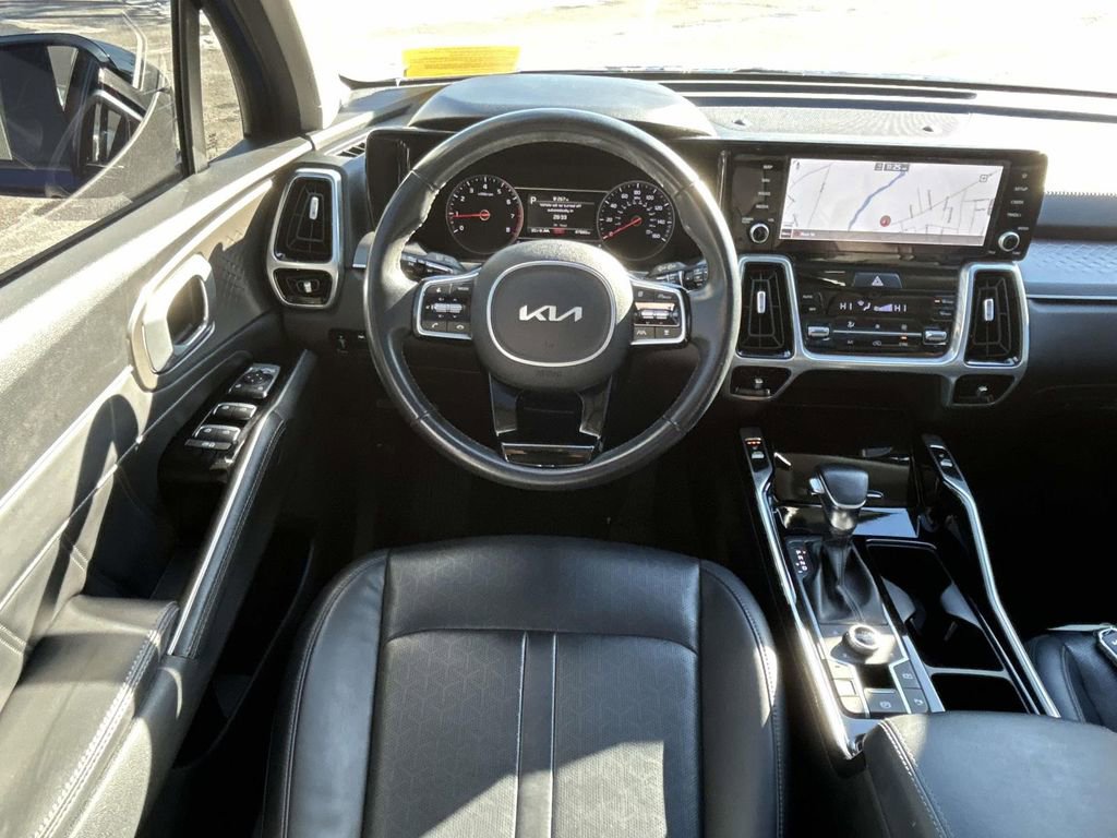 Certified 2022 Kia Sorento SX image 9