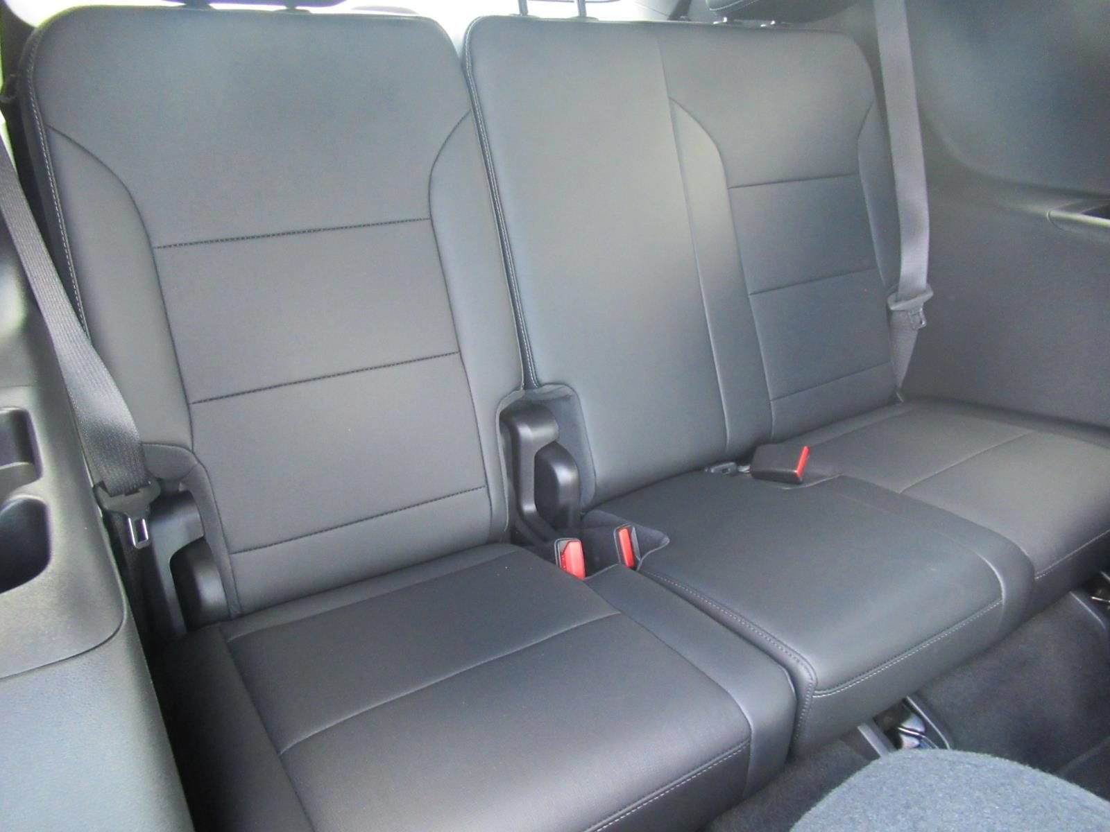 Used 2025 Buick Enclave Preferred AWD/4WD image 34