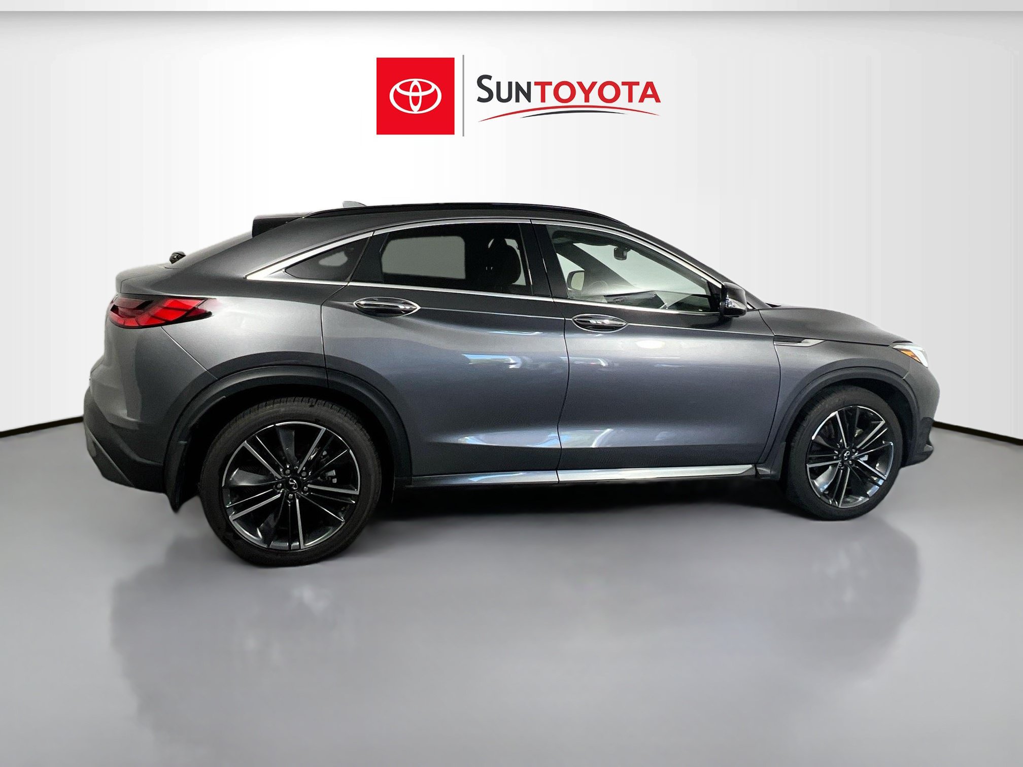 Used 2022 INFINITI QX55 Sensory w/ Lighting Package AWD/4WD image 2