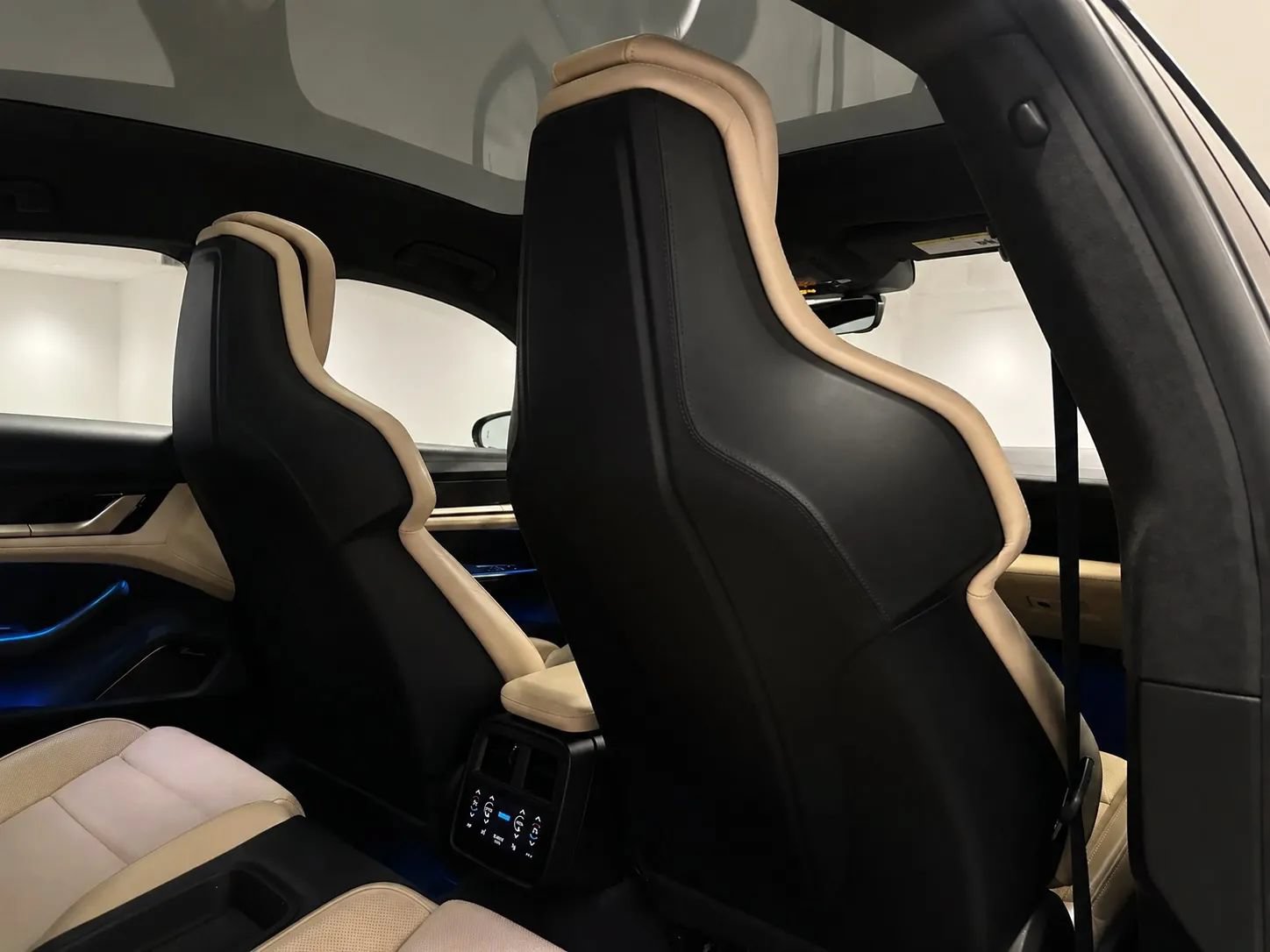 Used 2020 Porsche Taycan Turbo S AWD/4WD image 23