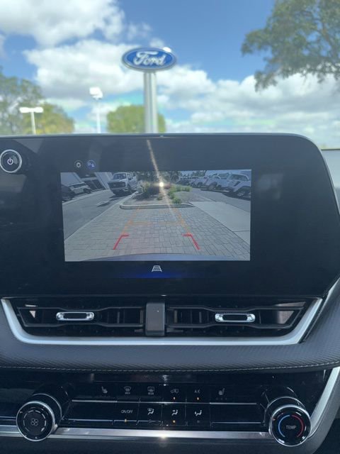 Used 2025 Chevrolet Equinox LT FWD image 9