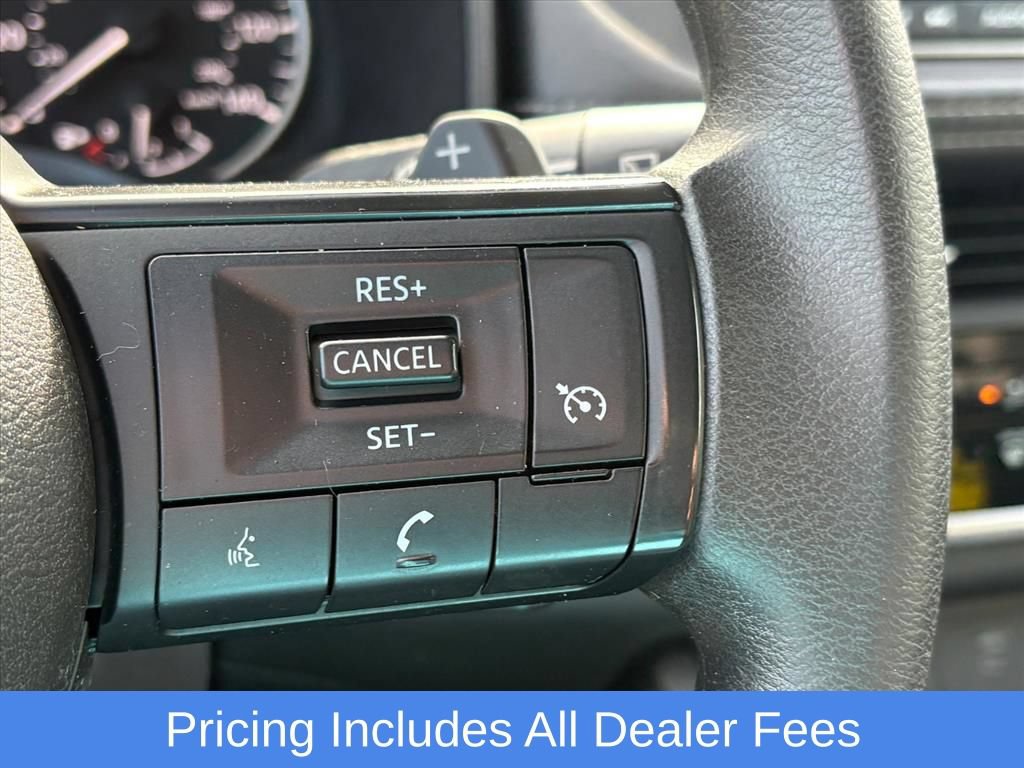 Used 2022 Nissan Rogue S AWD/4WD image 16