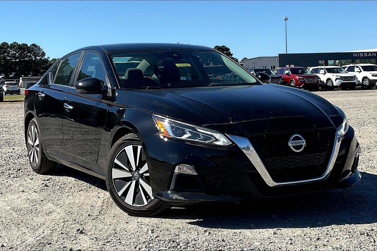 Used 2022 Nissan Altima 2.5 SV w/ SV Premium Package