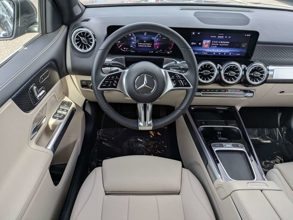 Used 2025 Mercedes-Benz GLB 250 image 17