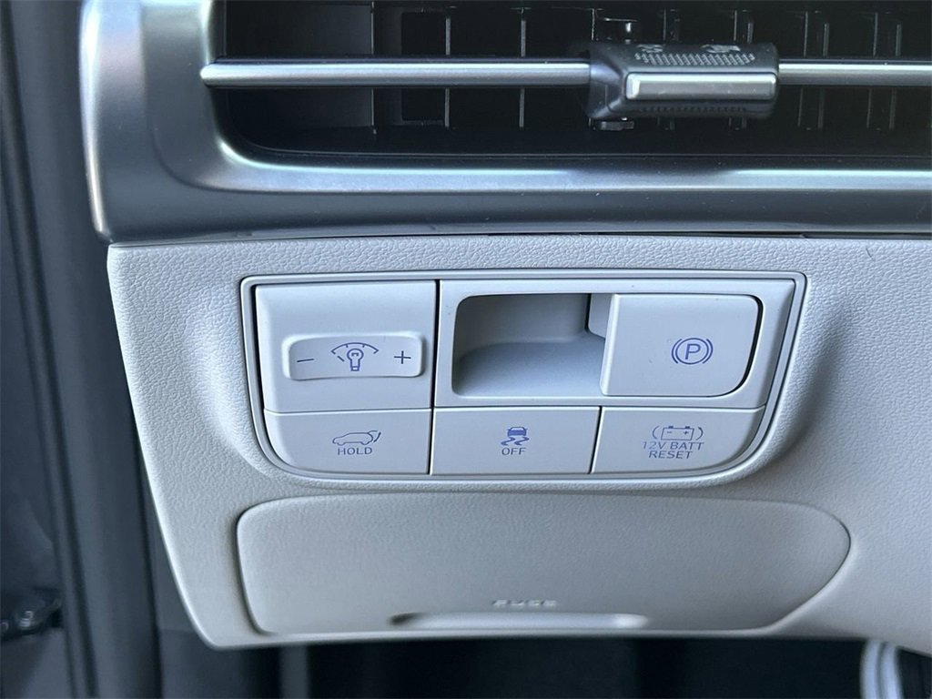 Used 2025 Hyundai Tucson Limited image 26