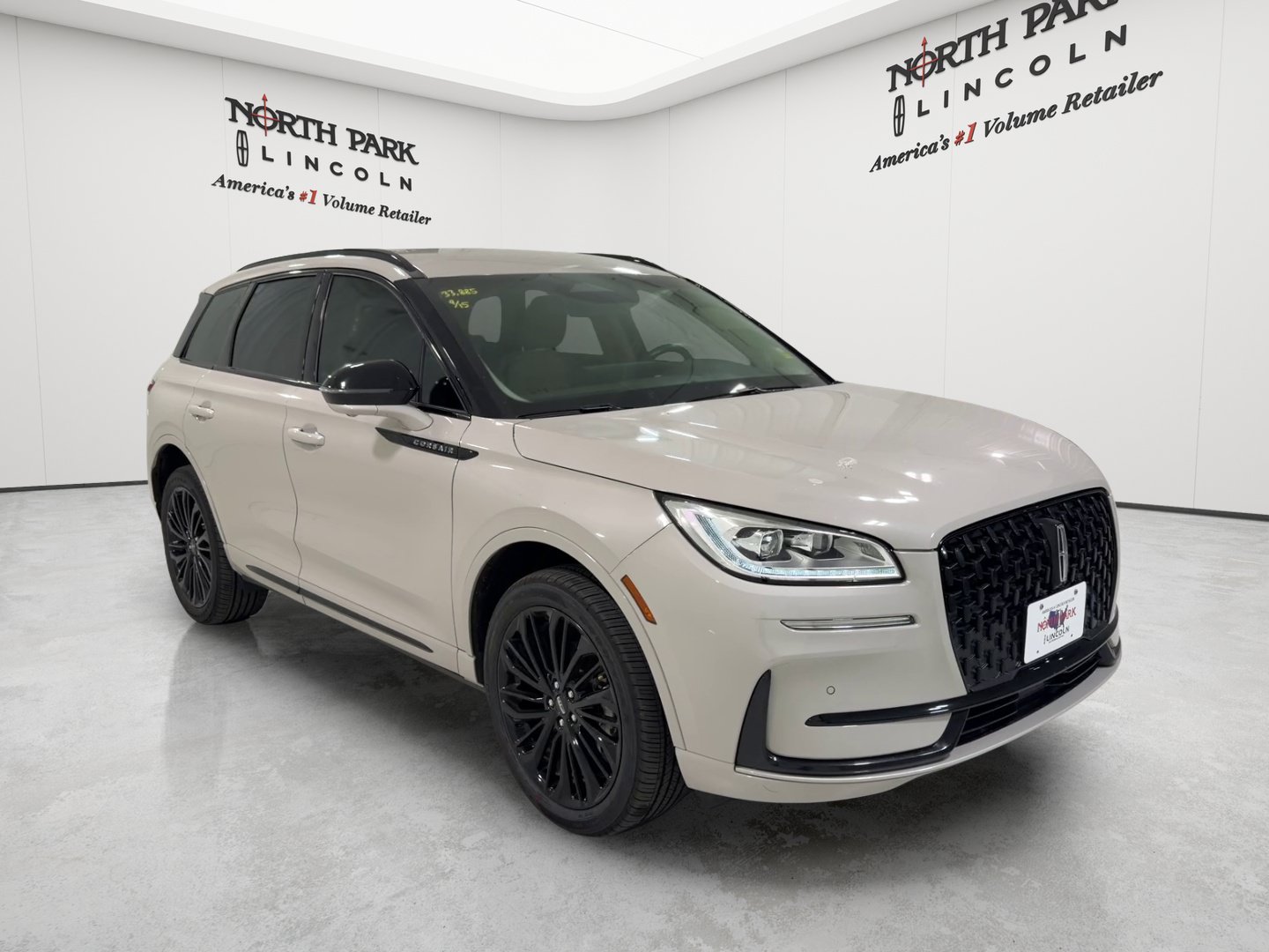 Used 2024 Lincoln Corsair Reserve w/ Equipment Group 201A AWD/4WD image 7