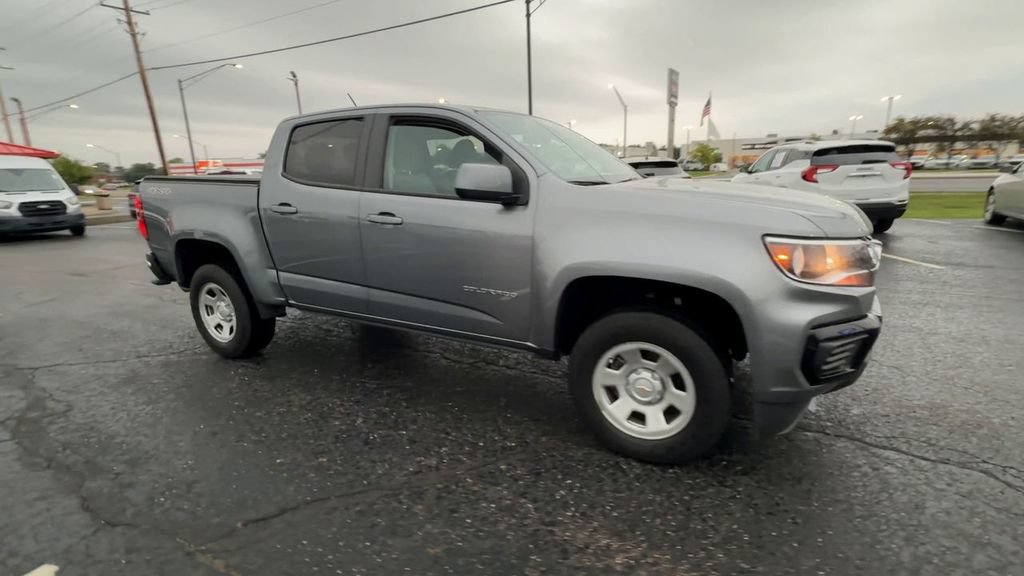 Used 2022 Chevrolet Colorado W/T AWD/4WD image 2