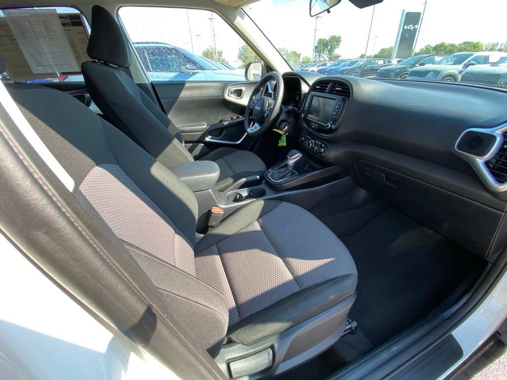 Used 2024 Kia Soul LX w/ Option Group 015 FWD image 28