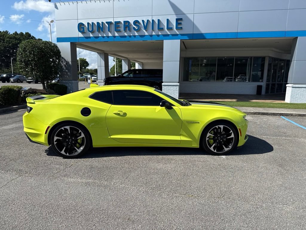 Used 2020 Chevrolet Camaro SS RWD image 4