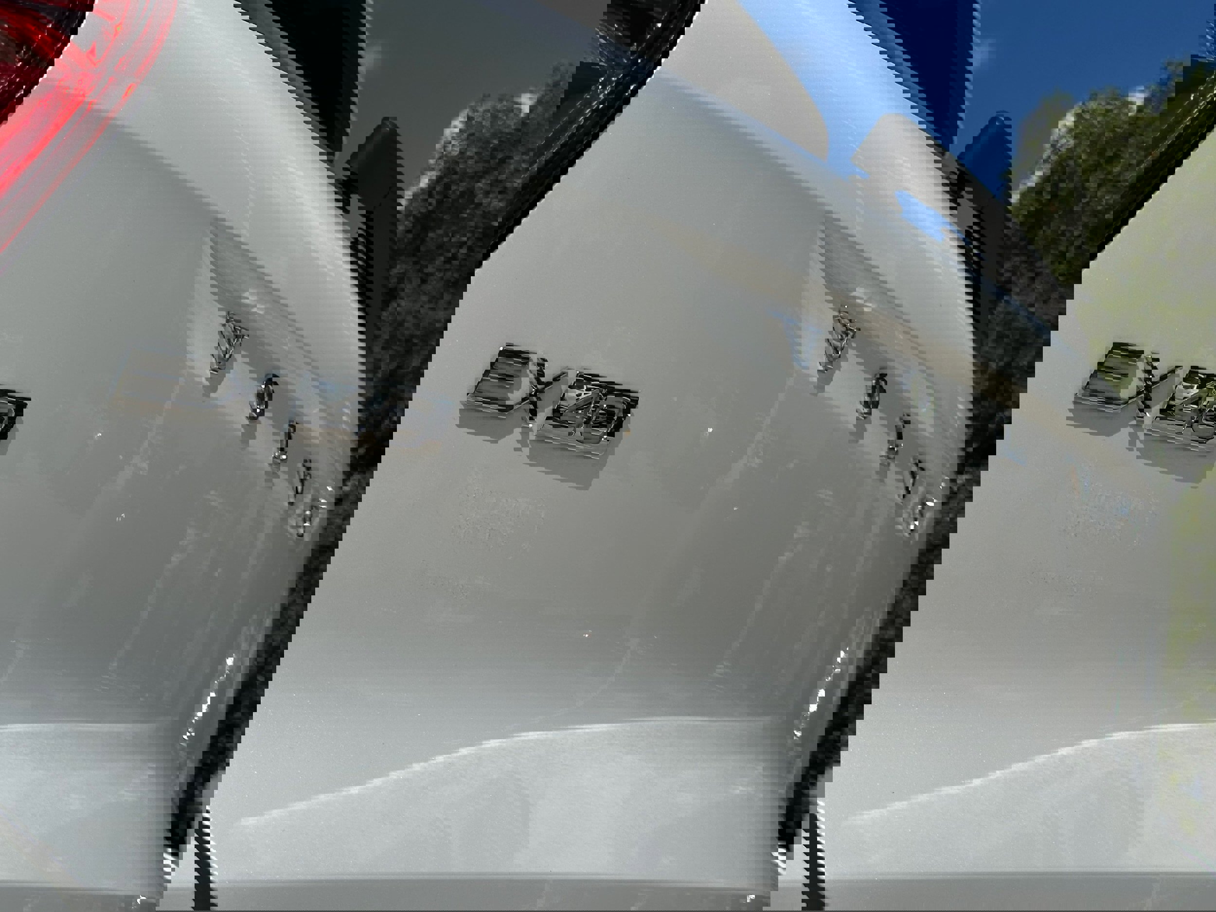 Used 2025 Volvo EX40 Core image 6