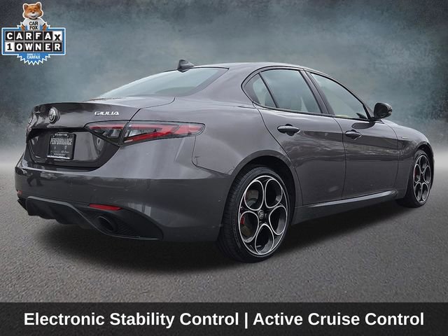 Used 2025 Alfa Romeo Giulia AWD image 5