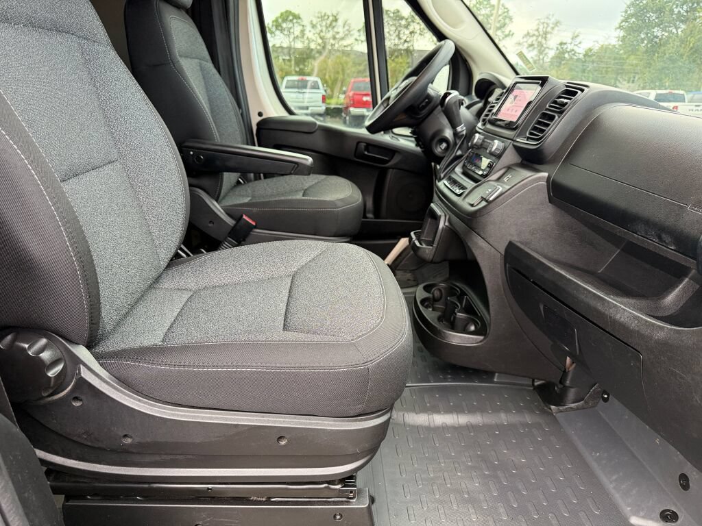 Used 2023 RAM ProMaster 2500 w/ Convenience Group FWD image 10