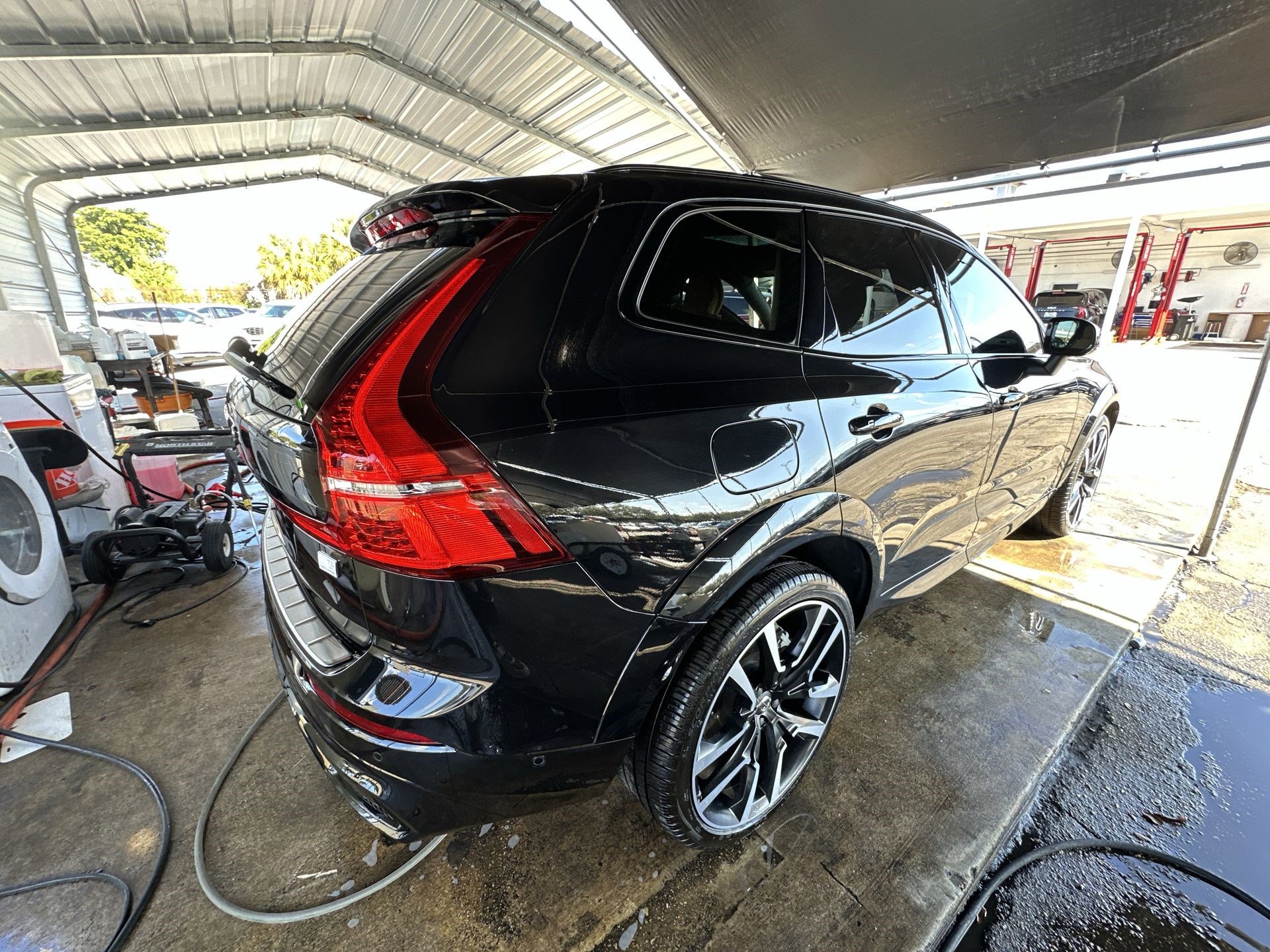 Used 2024 Volvo XC60 T8 Ultimate w/ Protection Package Premier image 22