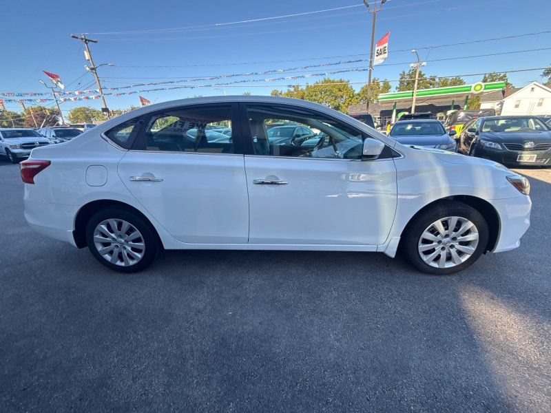 Used 2017 Nissan Sentra SV FWD image 4