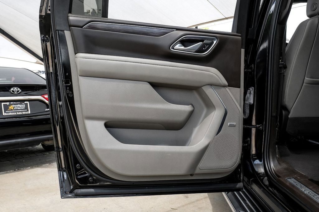 Used 2023 Chevrolet Suburban LT RWD image 49
