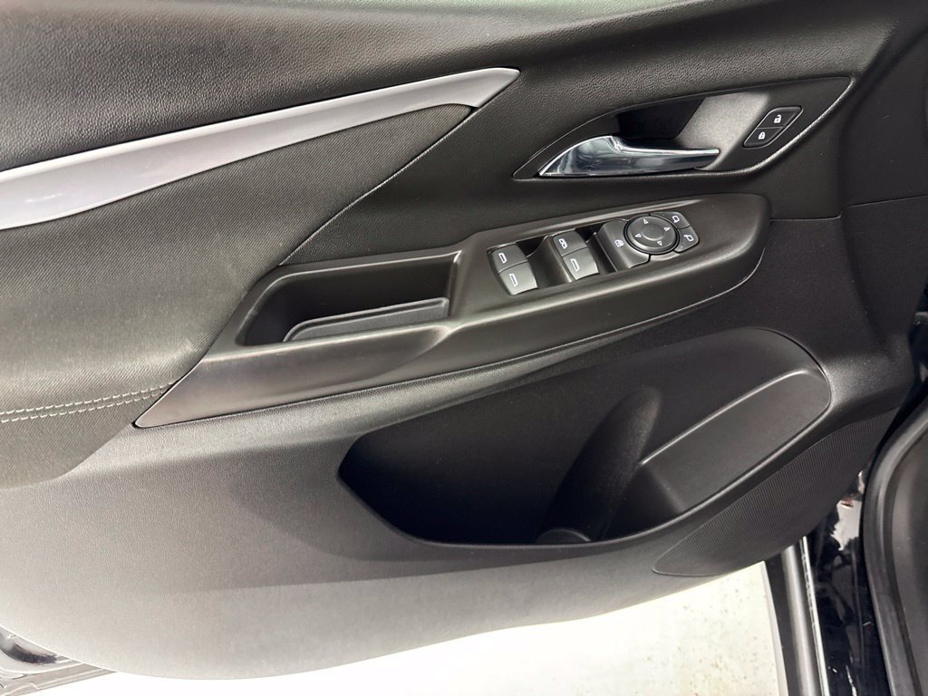 Used 2023 Chevrolet Bolt LT FWD image 23