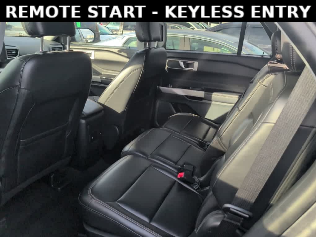 Used 2024 Ford Explorer XLT w/ Equipment Group 202A image 6