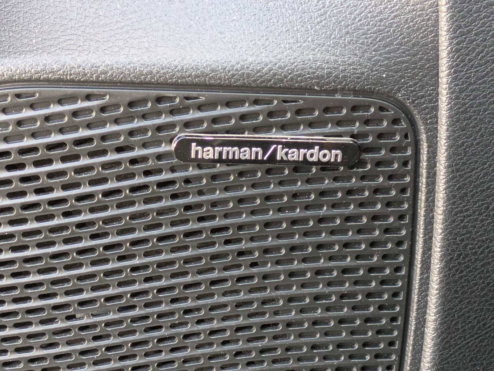 Used 2024 Chrysler Pacifica Pinnacle image 30