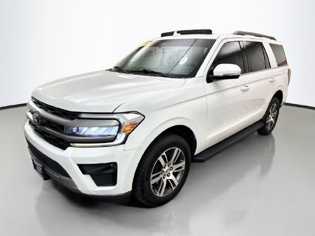 Used 2024 Ford Expedition XLT RWD image 3