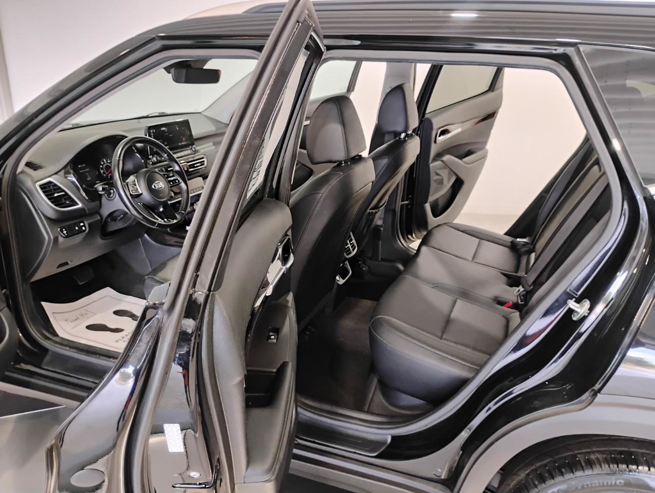 Used 2021 Kia Seltos SX AWD/4WD image 37