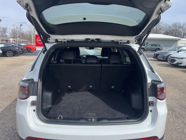 Used 2024 Jeep Compass Latitude image 9