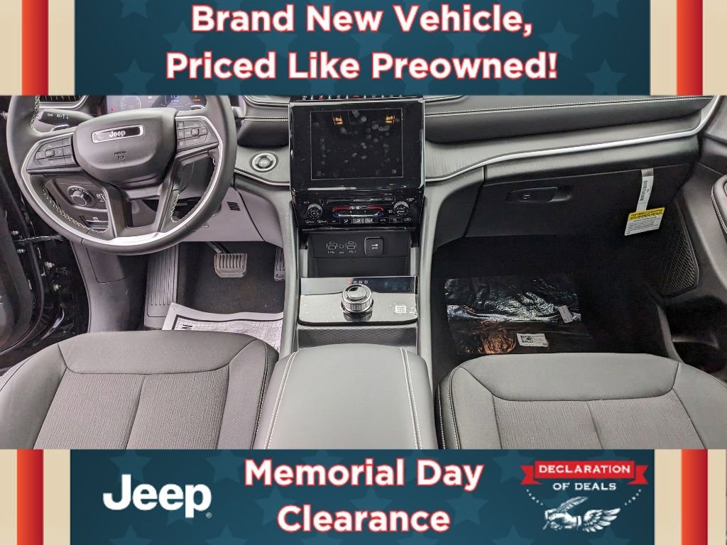 New 2023 Jeep Grand Cherokee L Laredo AWD/4WD image 11