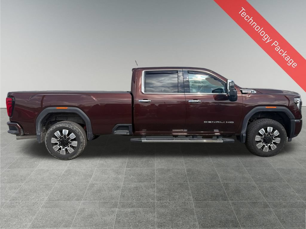 Used 2024 GMC Sierra 3500 Denali w/ Technology Package AWD/4WD image 7