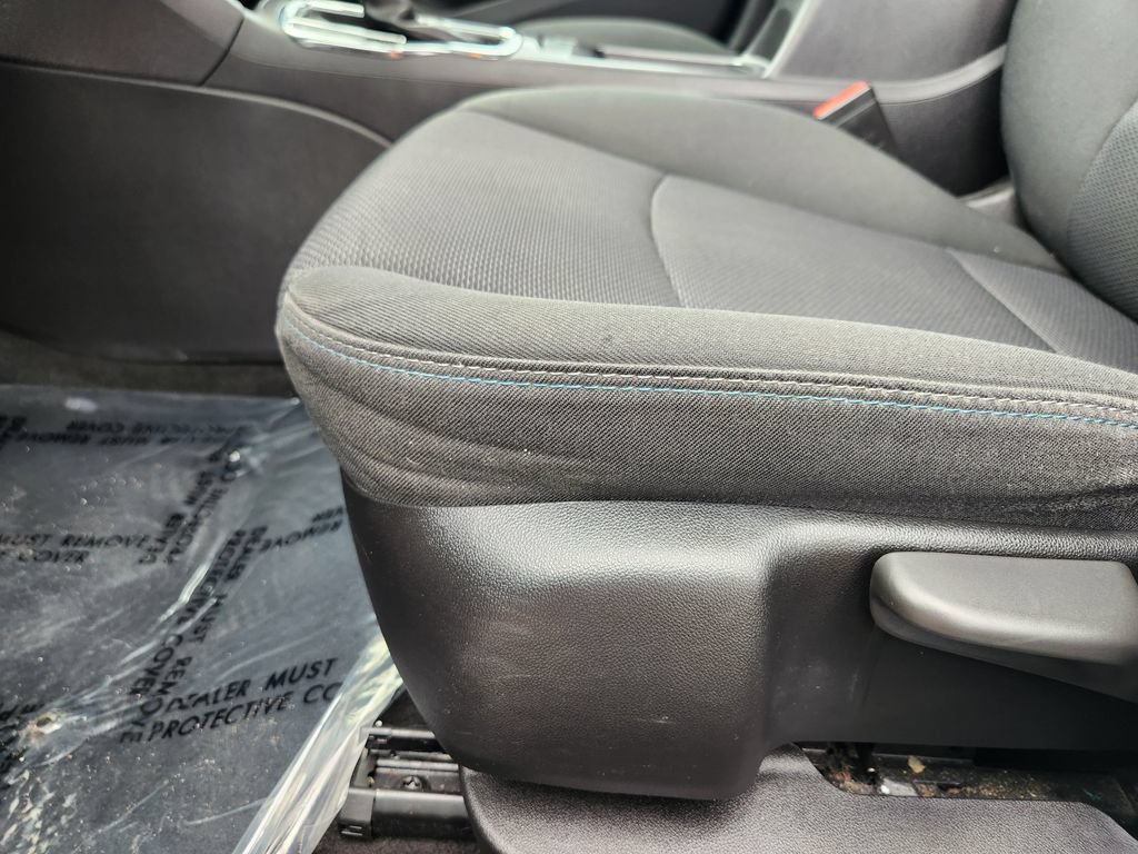 Used 2018 Chevrolet Cruze LT FWD image 15