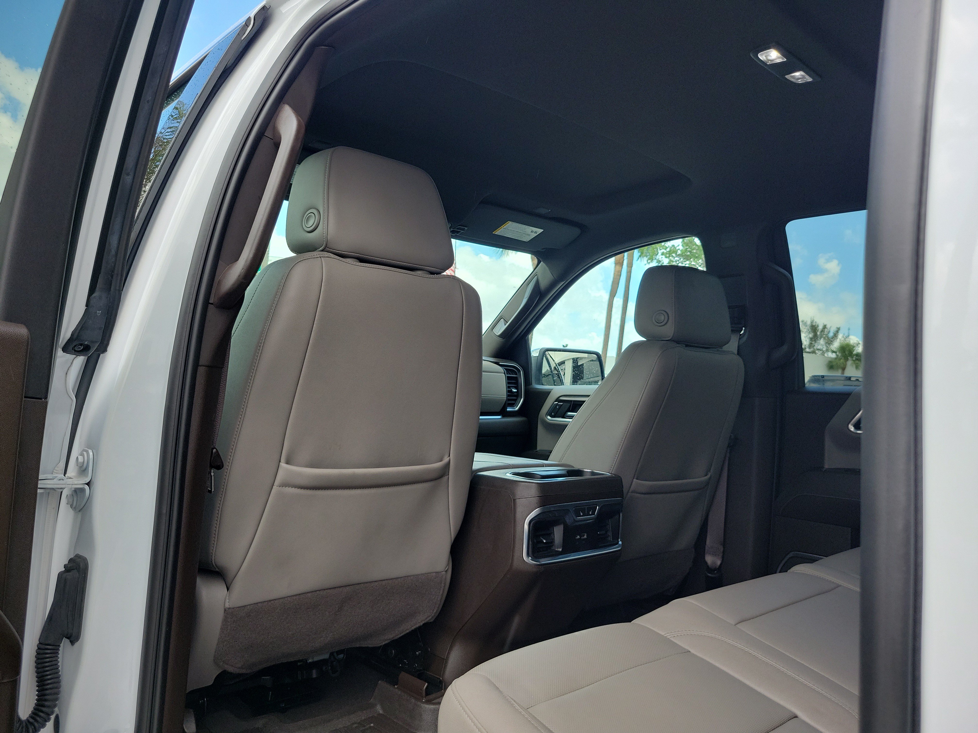Used 2023 GMC Sierra 1500 SLT w/ SLT Premium Package AWD/4WD image 14