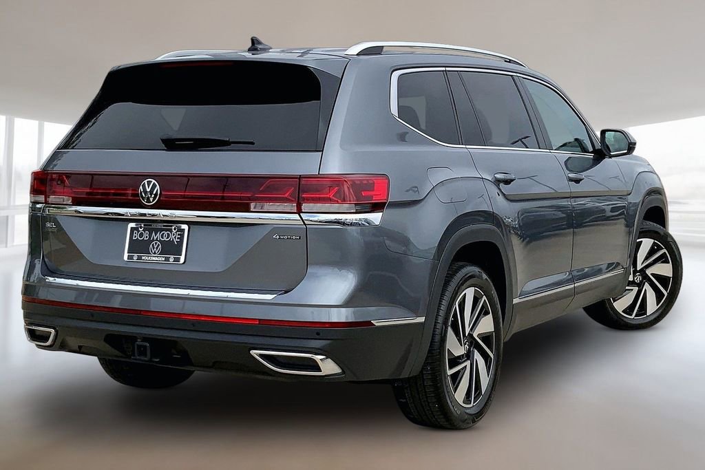 Used 2024 Volkswagen Atlas SEL AWD/4WD image 2