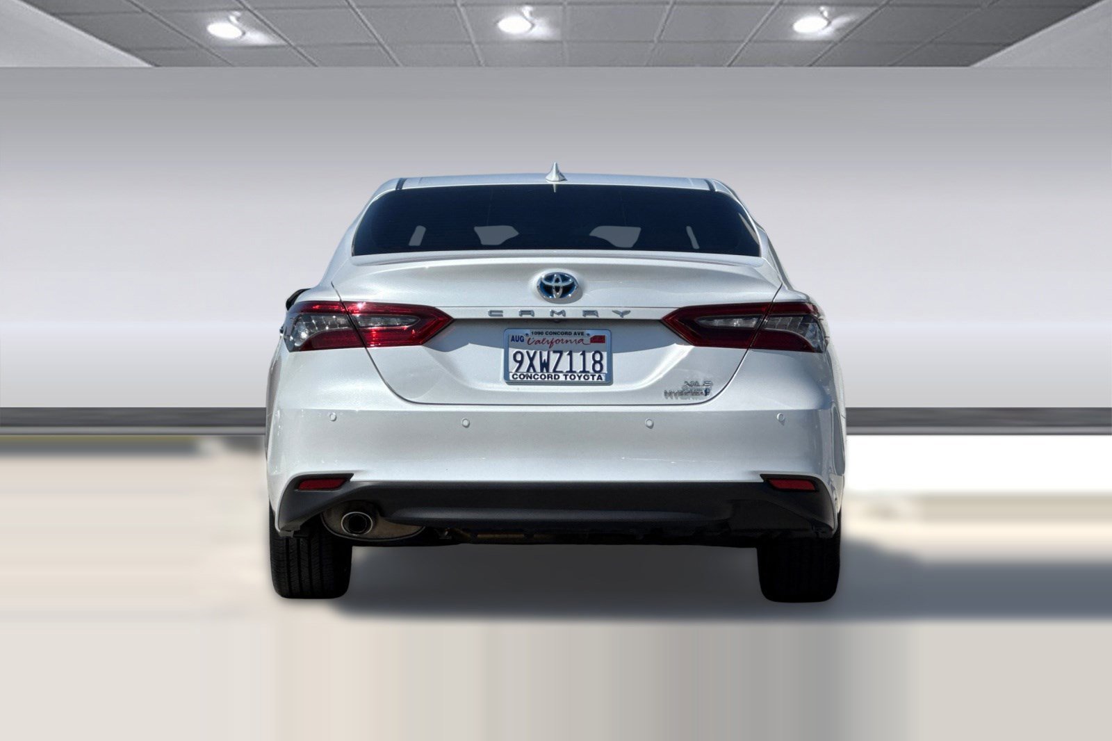 Used 2021 Toyota Camry XLE w/ Navigation Upgrade Package FWD image 8